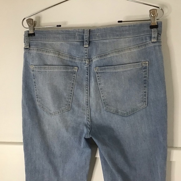 We the Free Light Wash High Rise Distressed Knees and Frayed Hem Skinny … - Picture 10 of 14